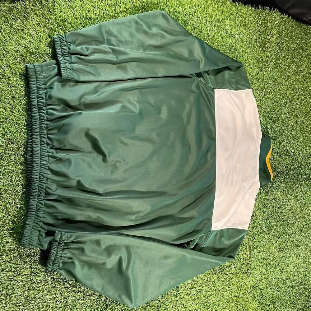 NFL Green Bay Packers Y2K embroidered green windbreaker track jacket Size large